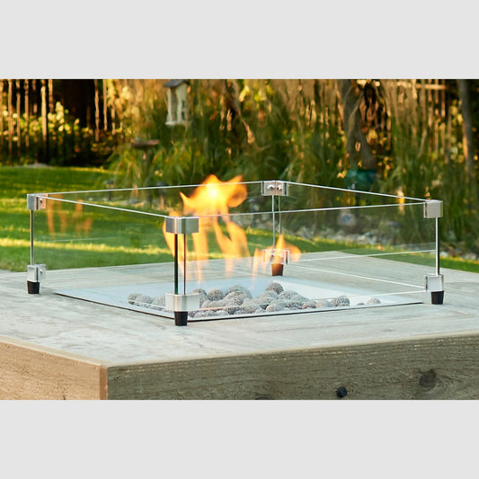 Fire pit with Sqaure clear wind guard